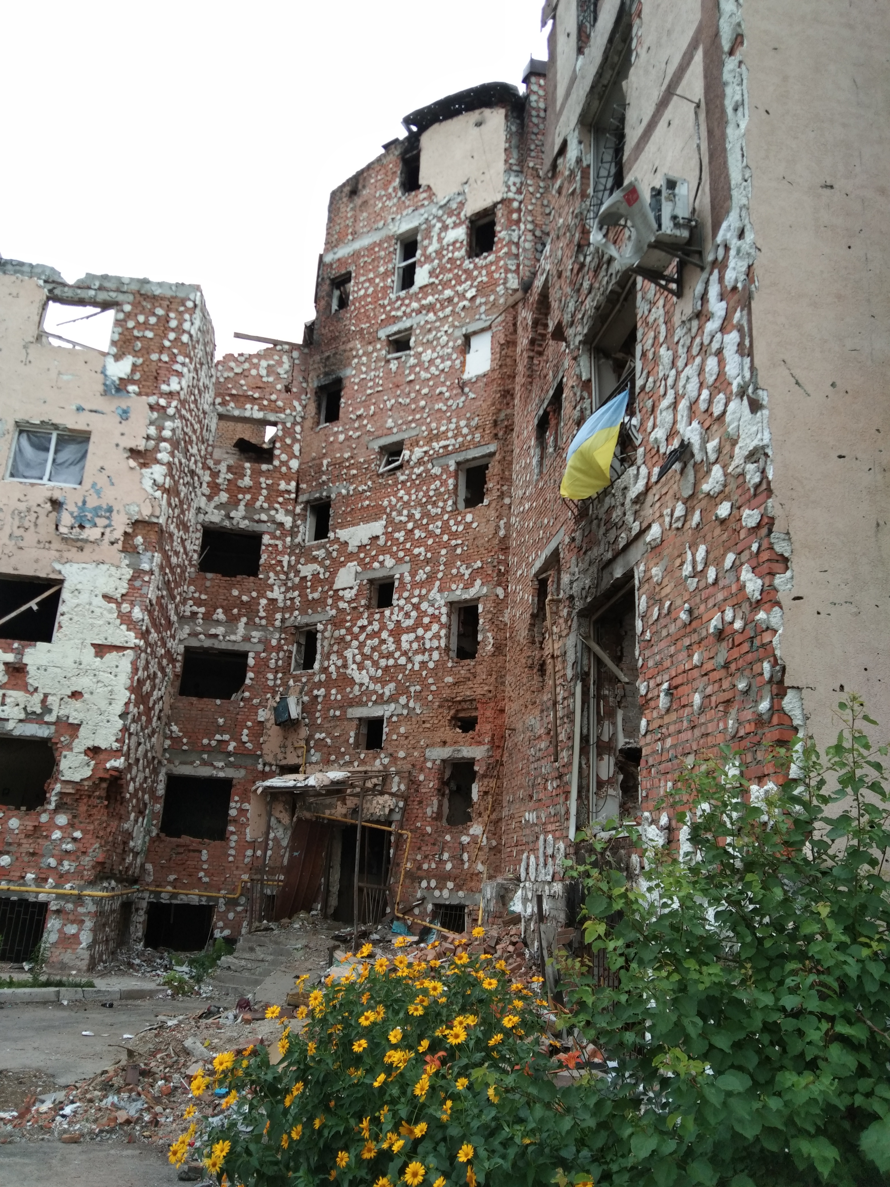 A destroyed apartment building.