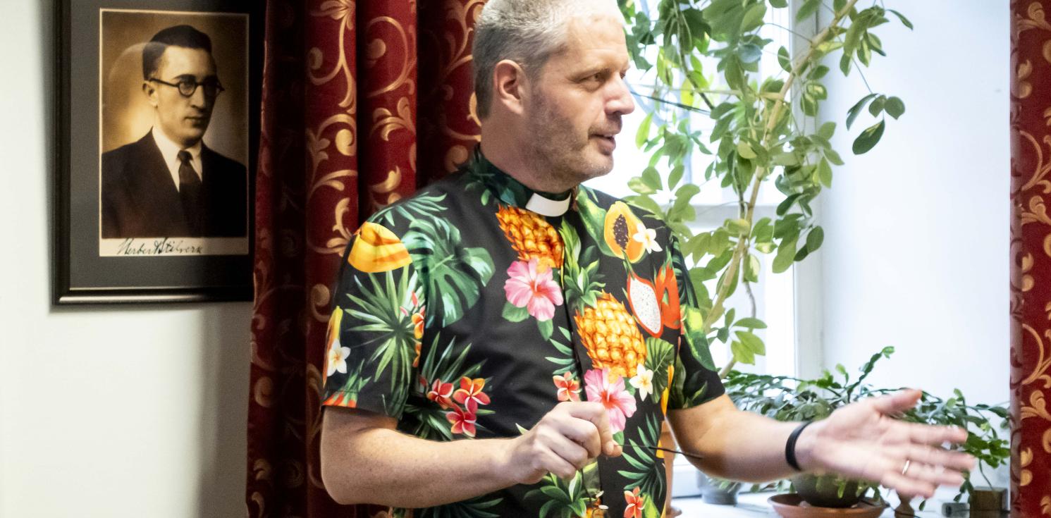 Revd Iain Bendry speaking